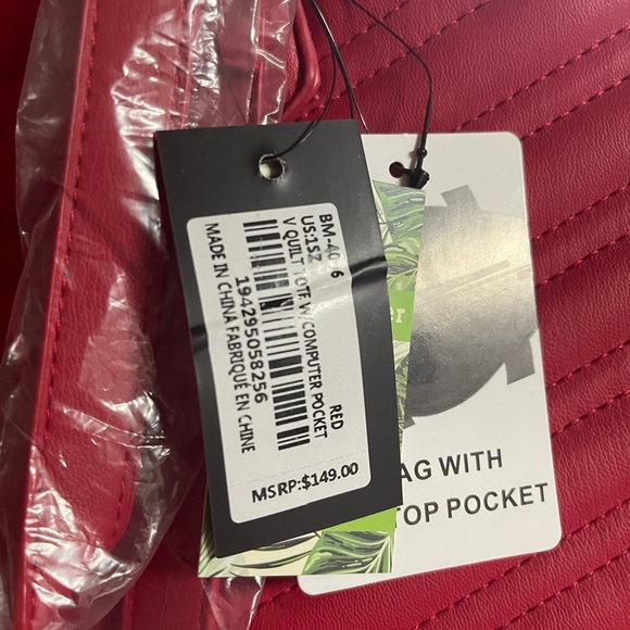 Badgley Mischka set. NWT. Tote bag and wallet. Has lap top pocket.  MRSP $208 - Picture 8 of 9